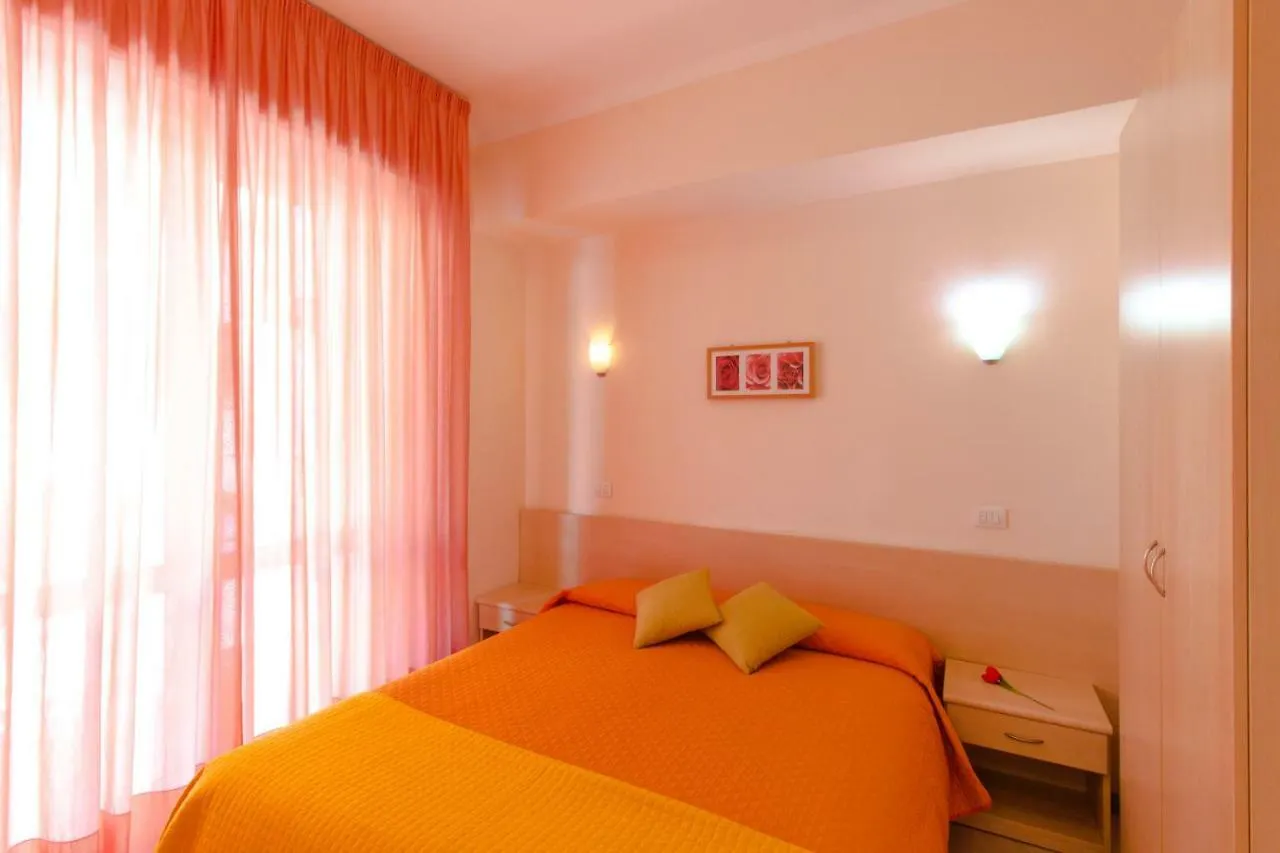 Casa Vacanze Isophylla Finale Ligure 3*,  Italia