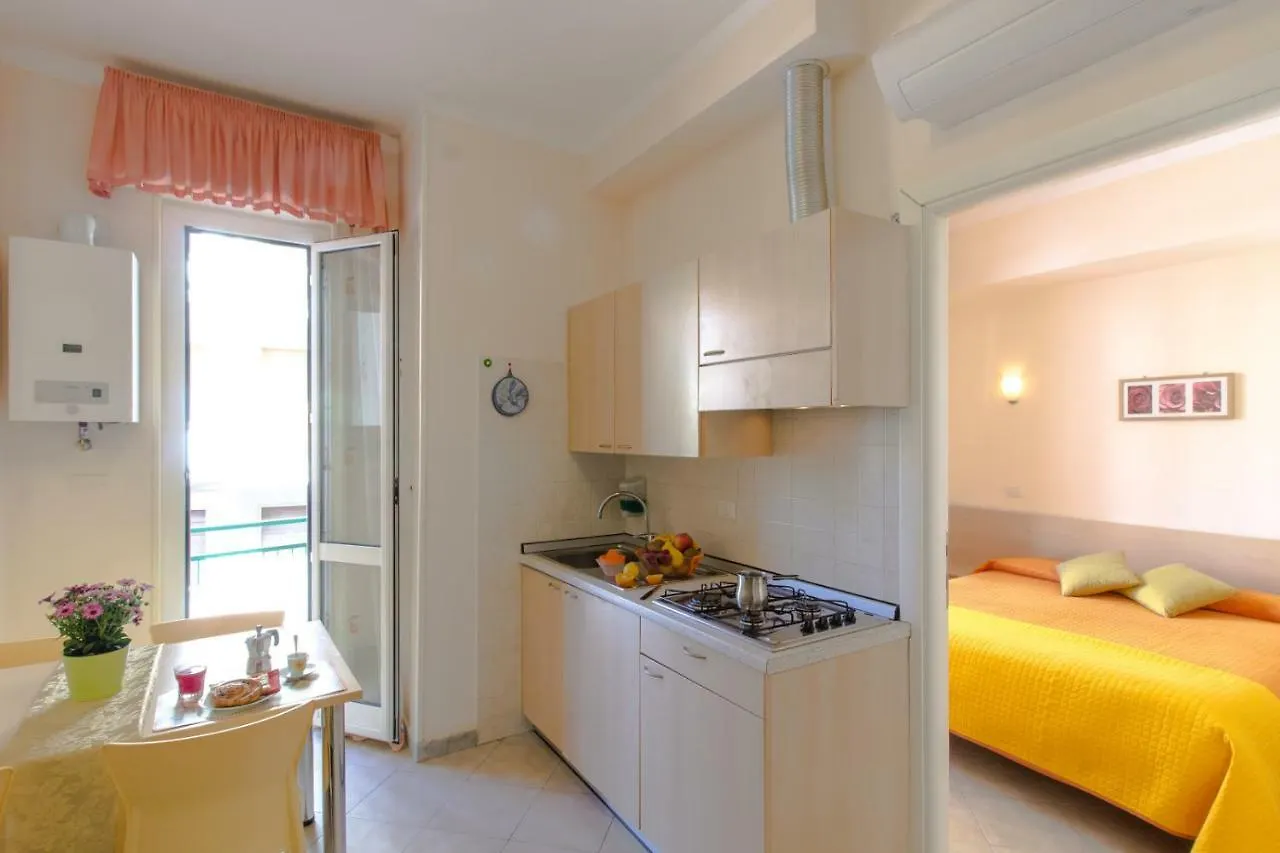 Casa Vacanze Isophylla Finale Ligure Aparthotel